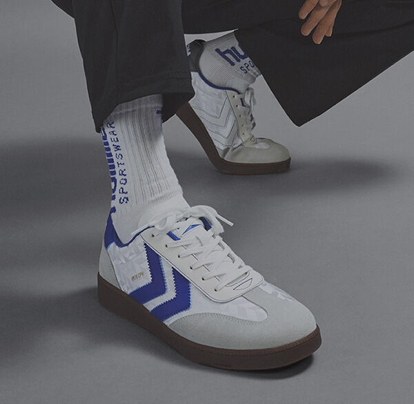 SNEAKERS CATEGORY