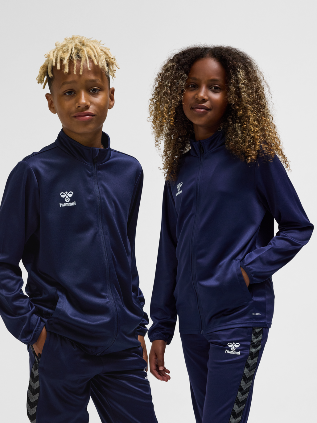 hummel ESSENTIAL TRACK JACKET KIDS MARINE hummel