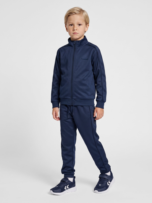 hmlJR REG LOGO TRACK SUIT, DRESS BLUES, model