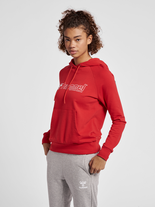 hmlNONI 2.0 HOODIE, BARBADOS CHERRY, model