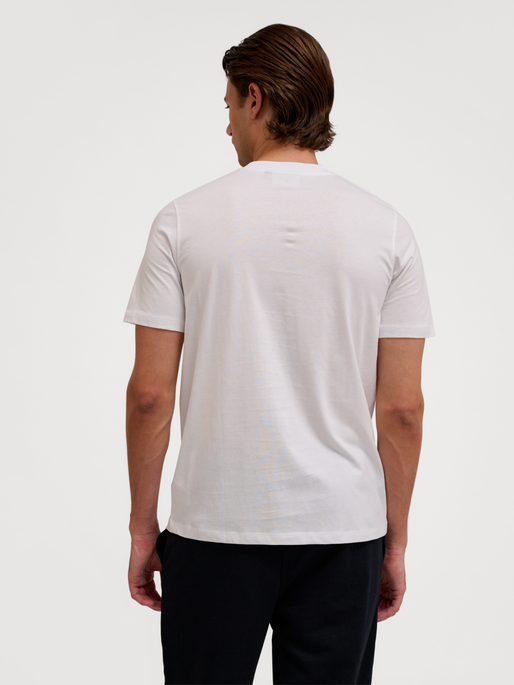 hmlPULSE T-SHIRT, WHITE, model