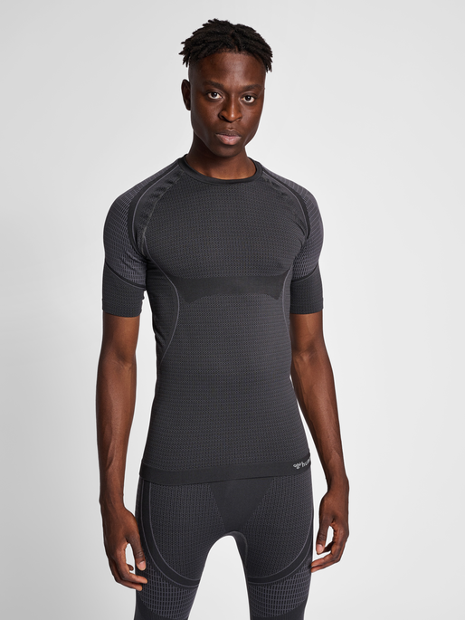 hummel MT OLLI SEAMLESS TIGHT T-SHIRT - BLACK