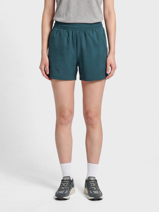 hmlMOVE GRID WOVEN SHORTS WOMAN, DEEP TEAL, model