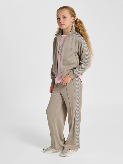 hmlJR REG POLY TAPE GIRL ZIP JACKET, ROCK RIDGE, model