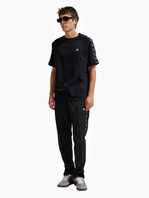 hmlARCHIVE LOOSE T-SHIRT S/S, BLACK, model