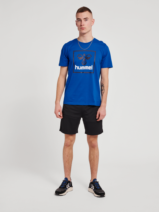 hmlISAM 2.0 T-SHIRT, TRUE BLUE, model