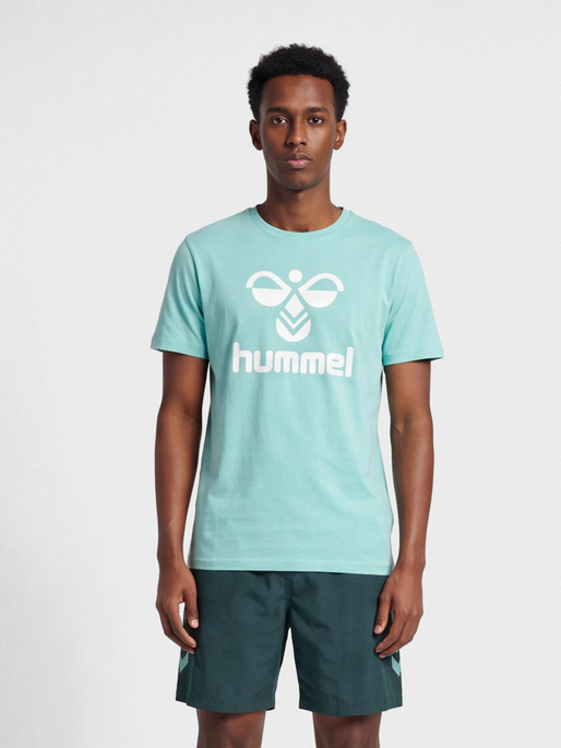 hmlLOGO JERSEY S/S, ATLANTIS, model
