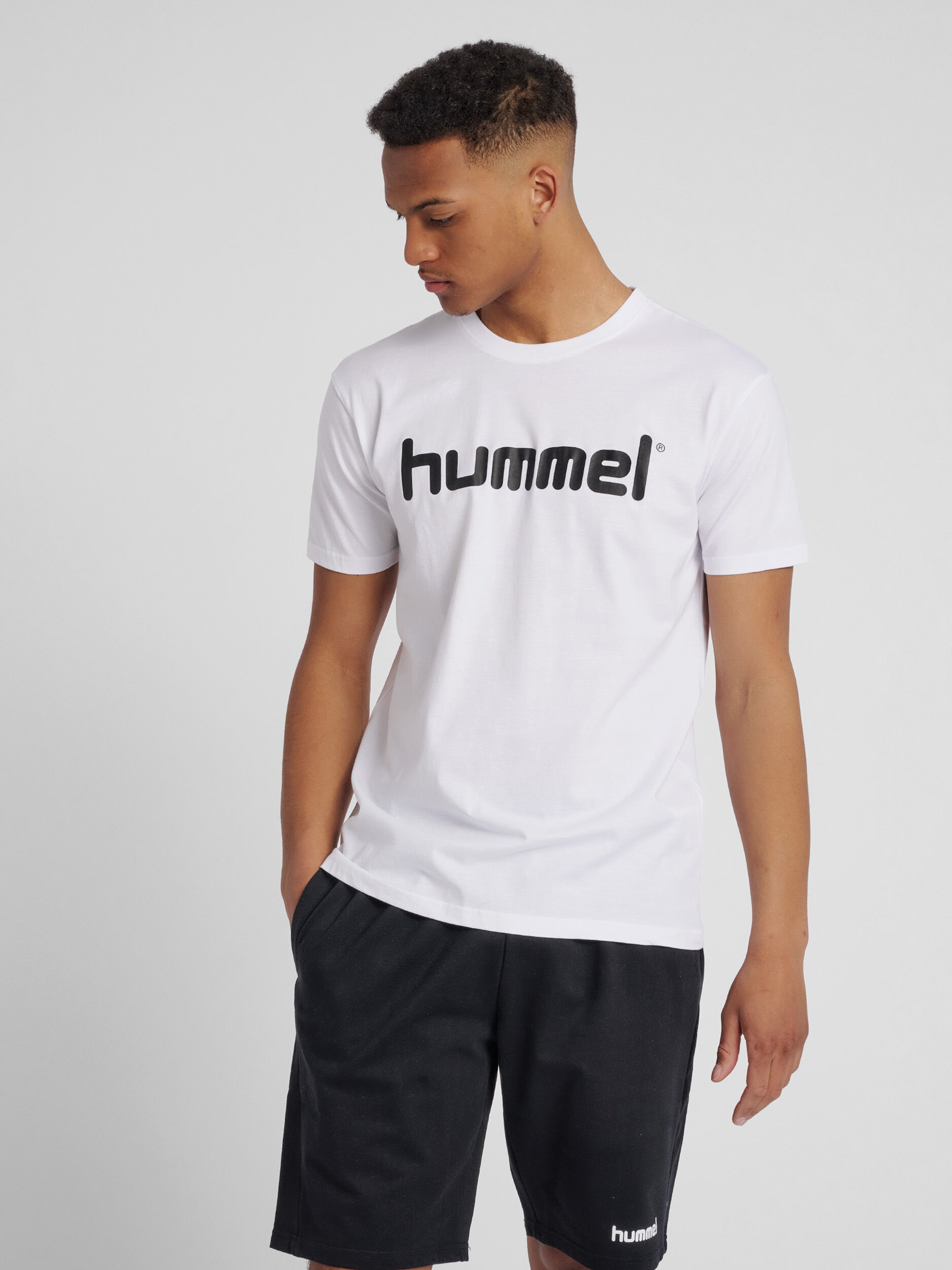 Tee deals shirt hummel