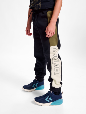 hmlBRAN PANTS, BLACK, model