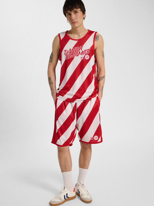 DBU 26 FAN TANKTOP, TANGO RED, model