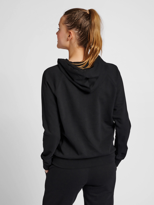 hmlNONI 2.0 HOODIE, BLACK, model