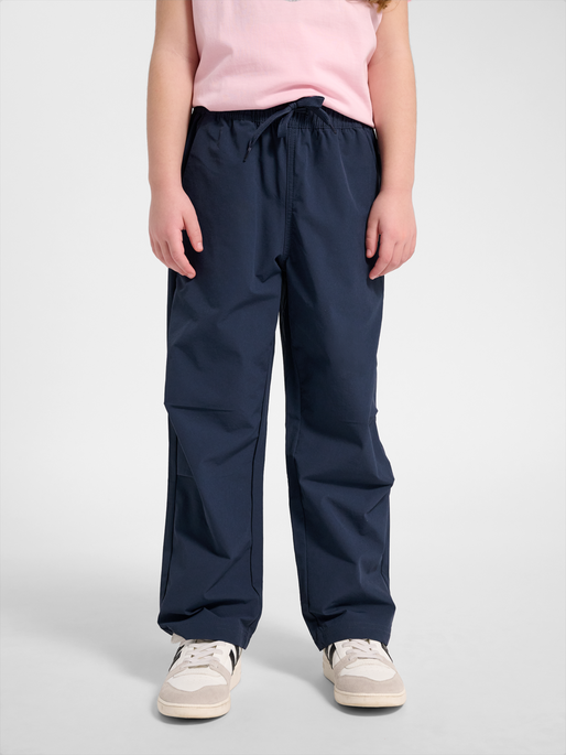 hmlJR STRETCH PANTS, DRESS BLUES, model