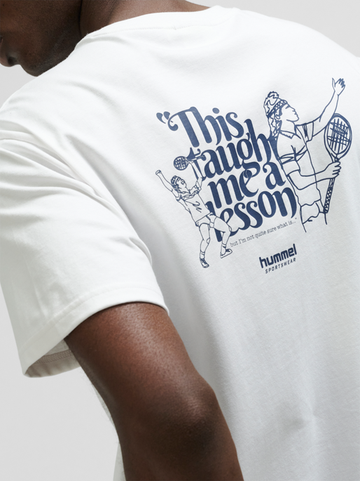 hmlLOOSE T-SHIRT S/S LESSON, WHITE, model