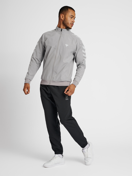 hmlGG12 TRACK JACKET, 1100, model