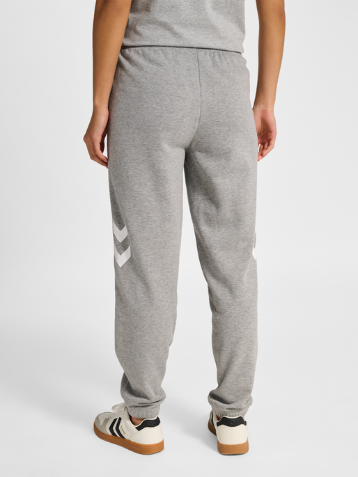 hmlLEGACY 2.0 W SWEATPANTS, GREY MELANGE, model