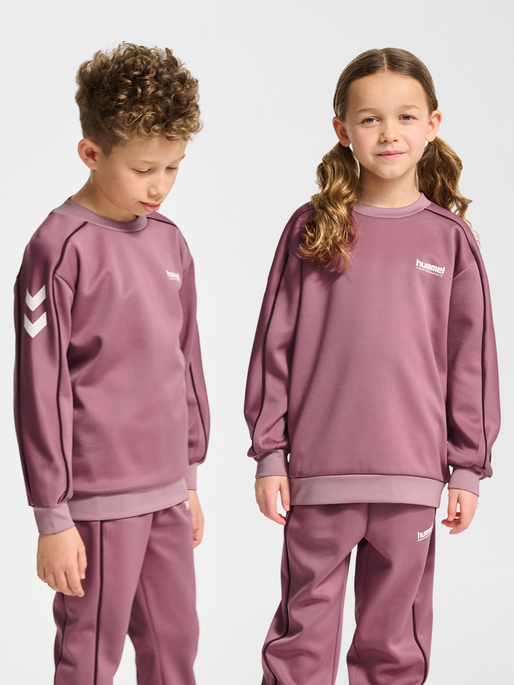 hmlJR INTERLOCK CREWNECK, WISTFUL MAUVE, model