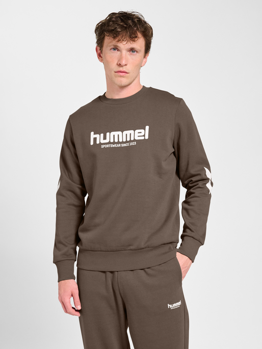 hmlLEGACY 2.0 SWEATSHIRT, DARK NIGHT, model