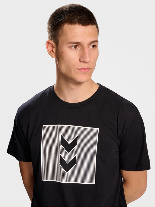 hmlACTIVE STRIPE CO TEE S/S, BLACK, model