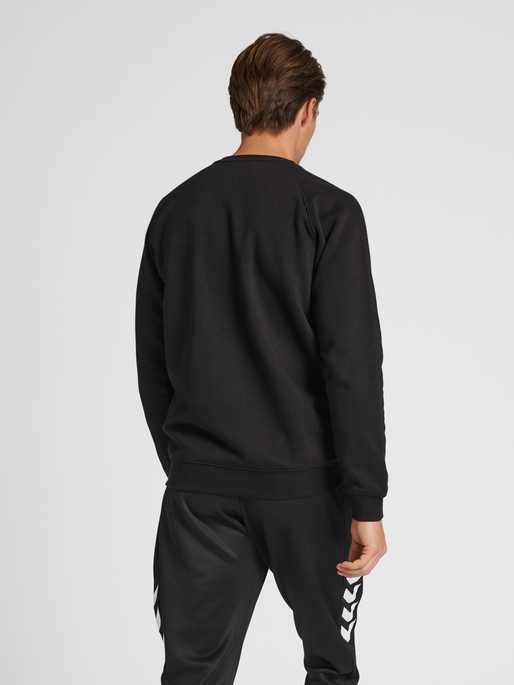 hmlRED HEAVY SWEATSHIRT, BLACK, model