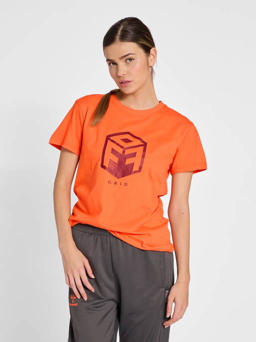 hmlOFFGRID COTTON JERSEY S/S WO, NASTURTIUM, model