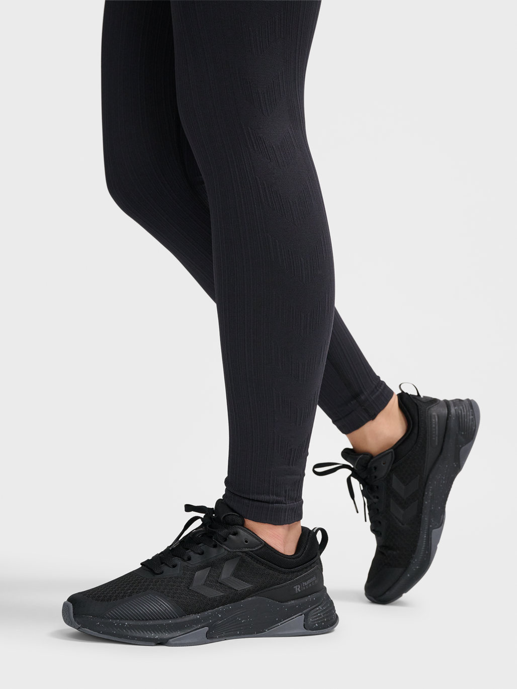 REACH TR CORE, BLACK/BLACK, model