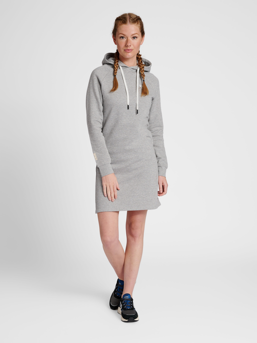 hmlGG12 SWEAT DRESS WOMAN, 2006, model