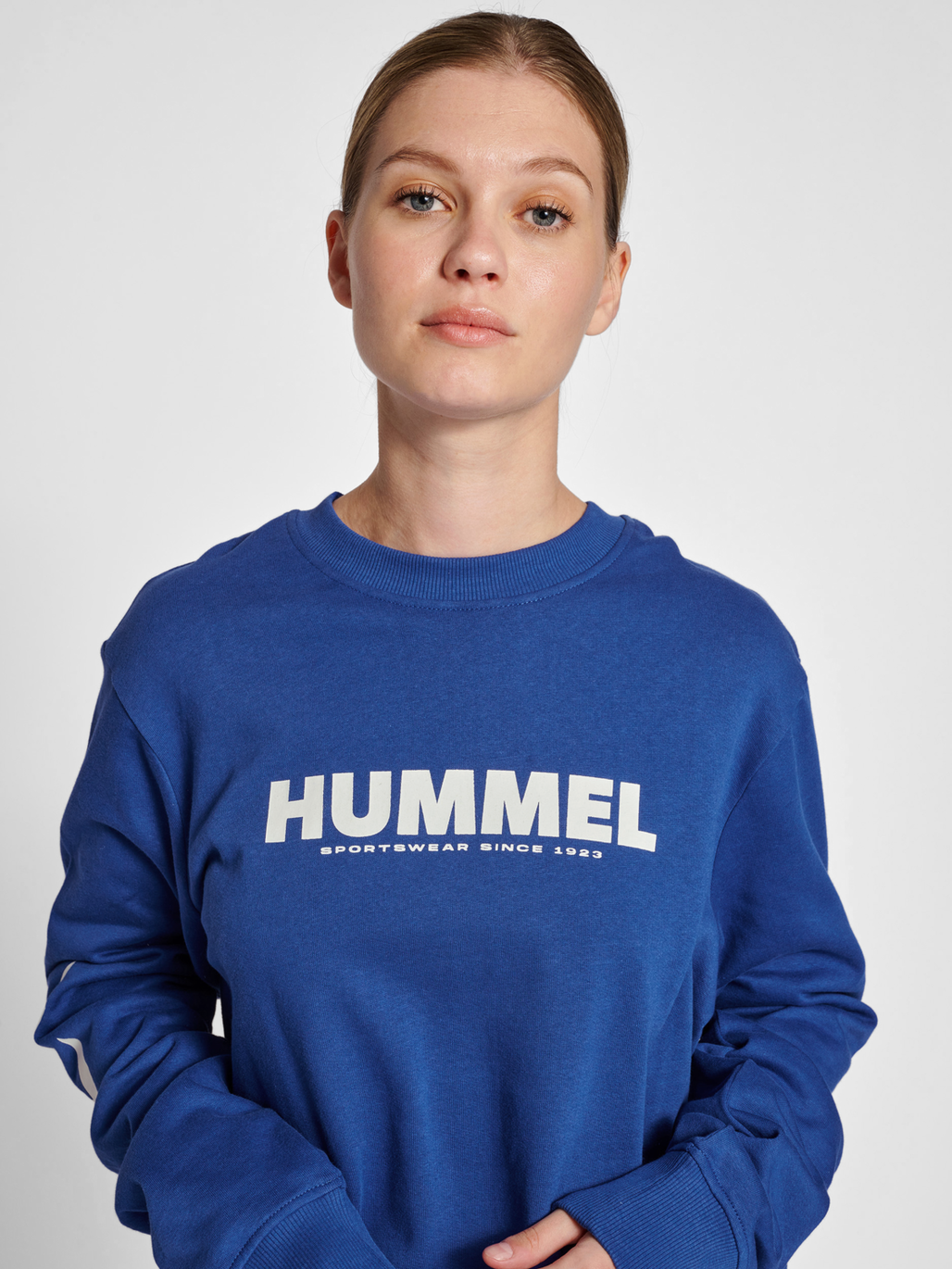 Hummel sweatshirt price 2025