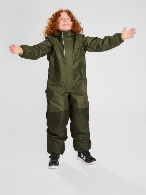 hmlGOAL TEX SNOWSUIT, OLIVE NIGHT, model
