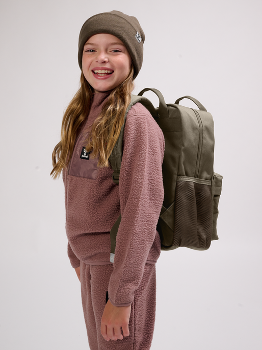 hmlJAZZ BACK PACK, MAJOR BROWN, model