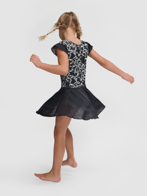 hmlSTINNE GYMSUIT, BLACK, model