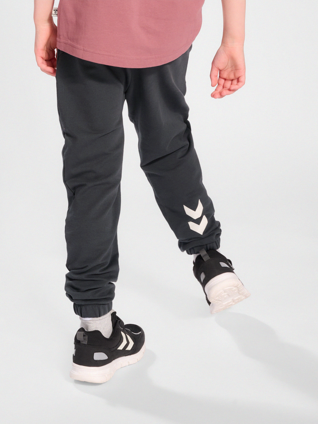 hmlNUTTIE PANTS, 1525, model