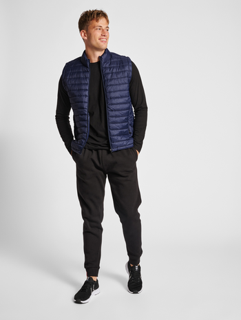 hmlRED QUILTED WAISTCOAT, MARINE, model