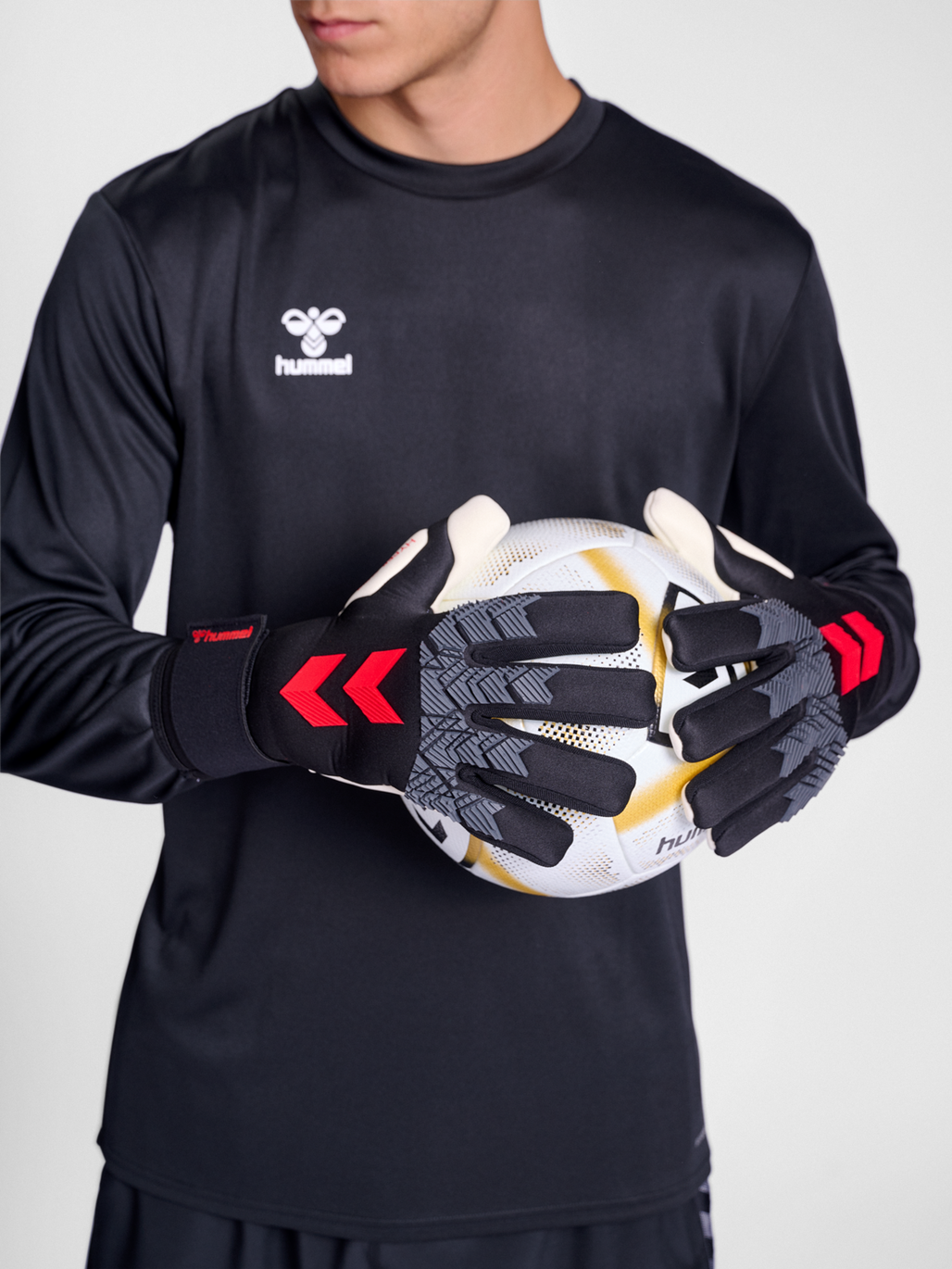 hummel GK GLOVES HYPER GRIP BLACK WHITE RED hummel