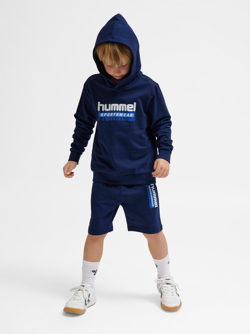hmlTUKAS HOODIE, BLACK IRIS, model