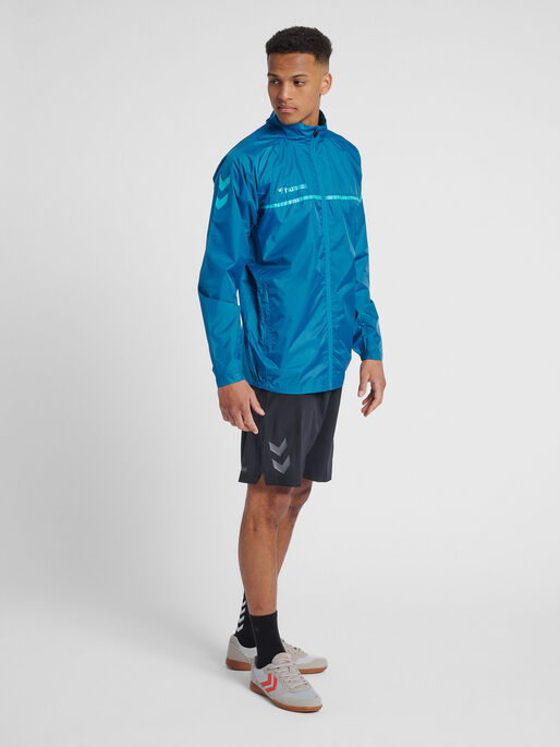 hmlAUTHENTIC PRO JACKET, CELESTIAL, model
