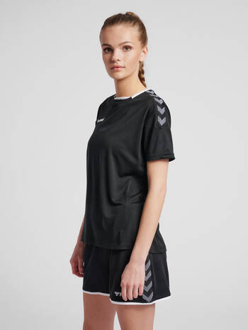 hmlAUTHENTIC POLY JERSEY WOMAN S/S, BLACK, model