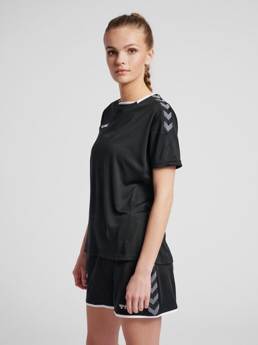 hmlAUTHENTIC POLY JERSEY WOMAN S/S, BLACK, model