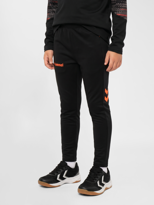 hmlBLAZE PRO TRAINING PANTS KIDS, BLACK/ORANGE, model