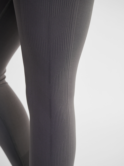 hmlTIF SEAMLESS HIGH WAIST TIGHTS, BLACKENED PEARL, model