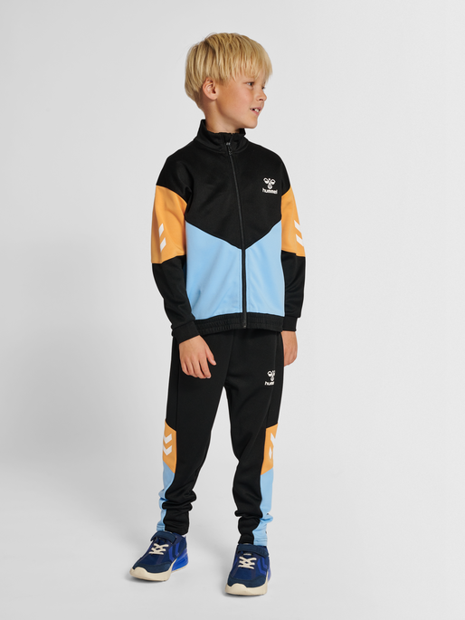 melon animation picnic hummel RANE ZIP JACKET - BLACK | hummel.net