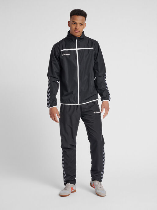 hmlAUTHENTIC TRAINING JACKET, BLACK, model
