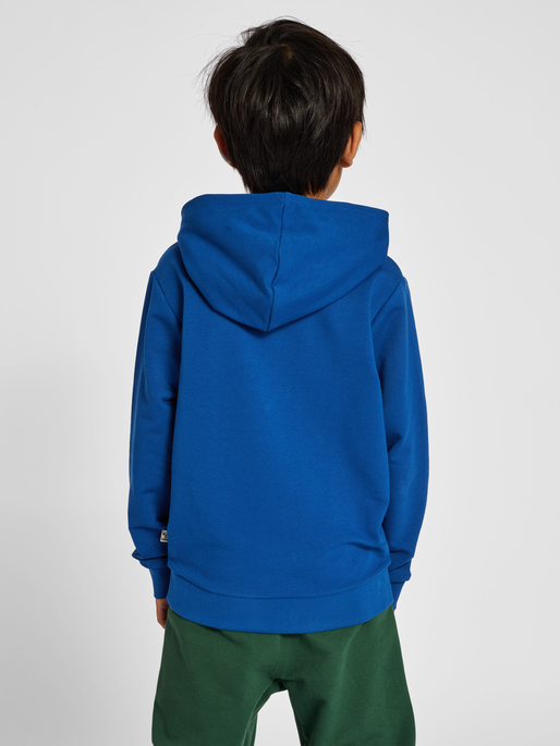 hmlCUATRO HOODIE, NAVY PEONY, model
