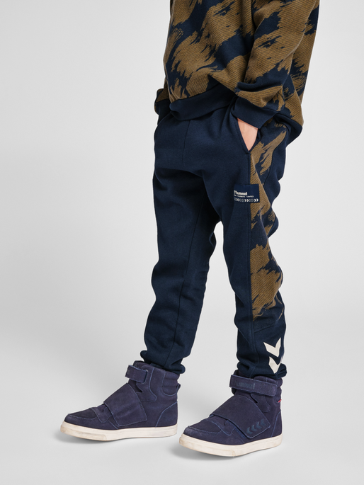 hmlZION PANTS, 1009, model