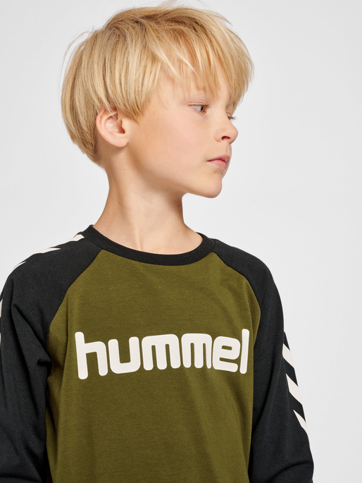 hummel BOYS T-SHIRT L/S - DARK OLIVE