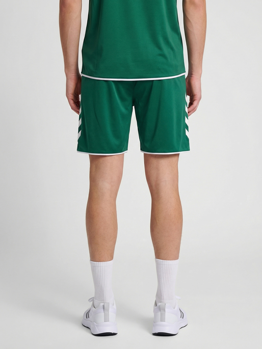 hmlCORE 2.0 SHORTS, EVERGREEN/WHITE, model