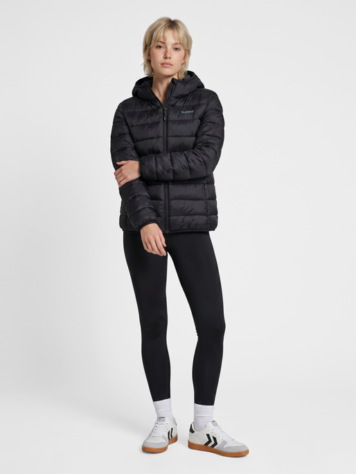 hmlLIGHTWEIGHT W PUFFER JACKET, BLACK, model