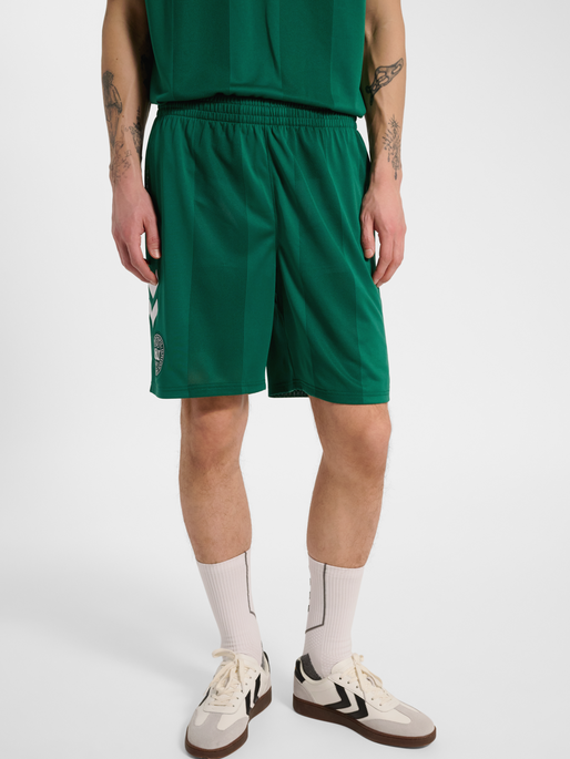 DBU 26 GK SHORTS, EVERGREEN, model