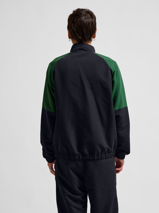 hmlTRACKSUIT JACKET SPORTSWEAR, BLACK, model