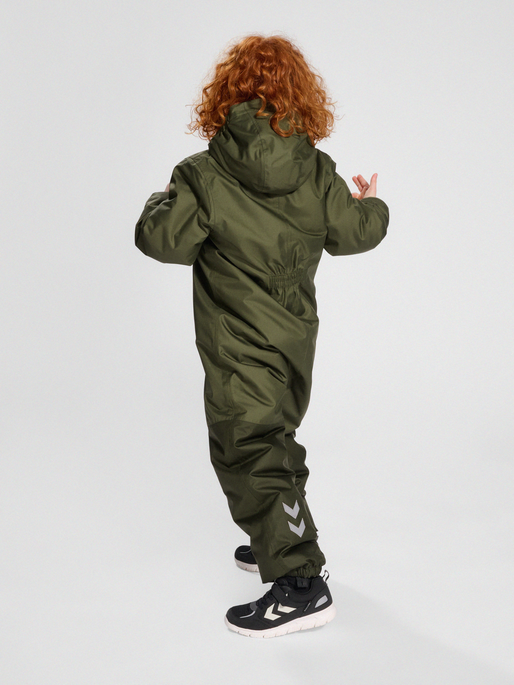 hmlGOAL TEX SNOWSUIT, OLIVE NIGHT, model