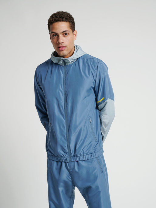 hmlSULLIVAN LOOSE ZIP HOODIE, 8252, model